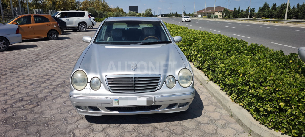 Mercedes E 240 1999