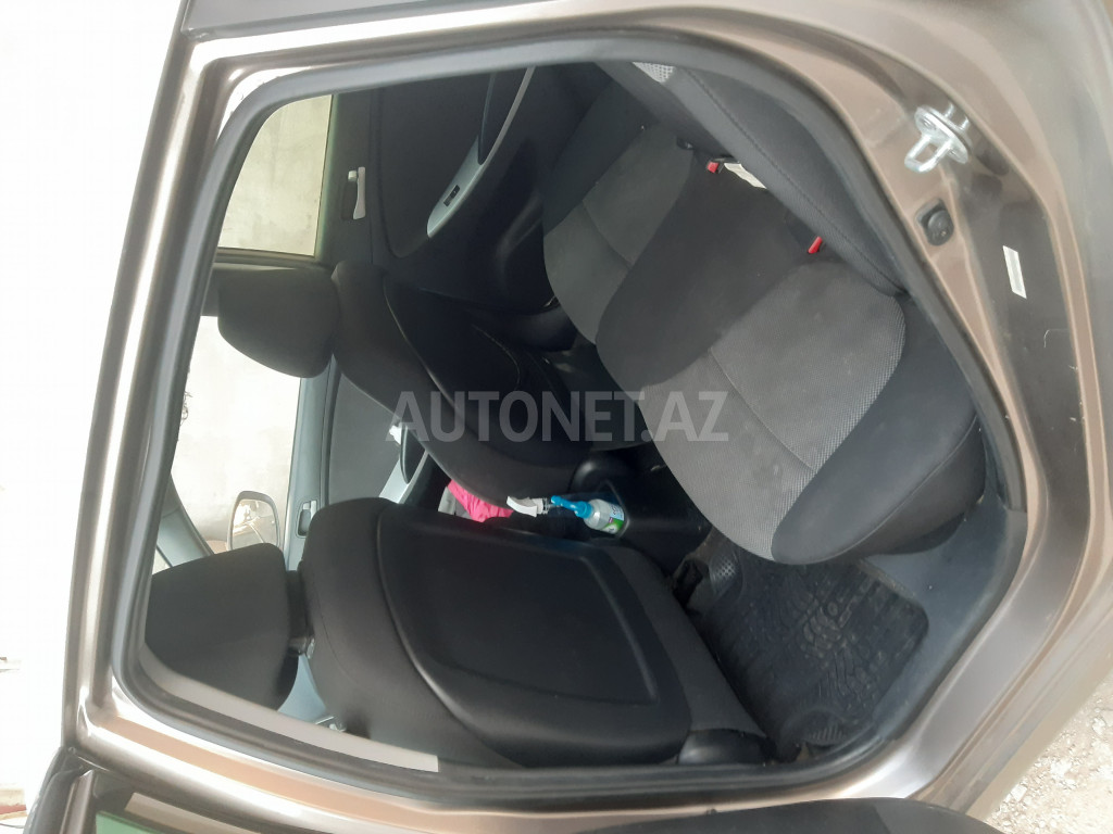 Hyundai Accent 2013
