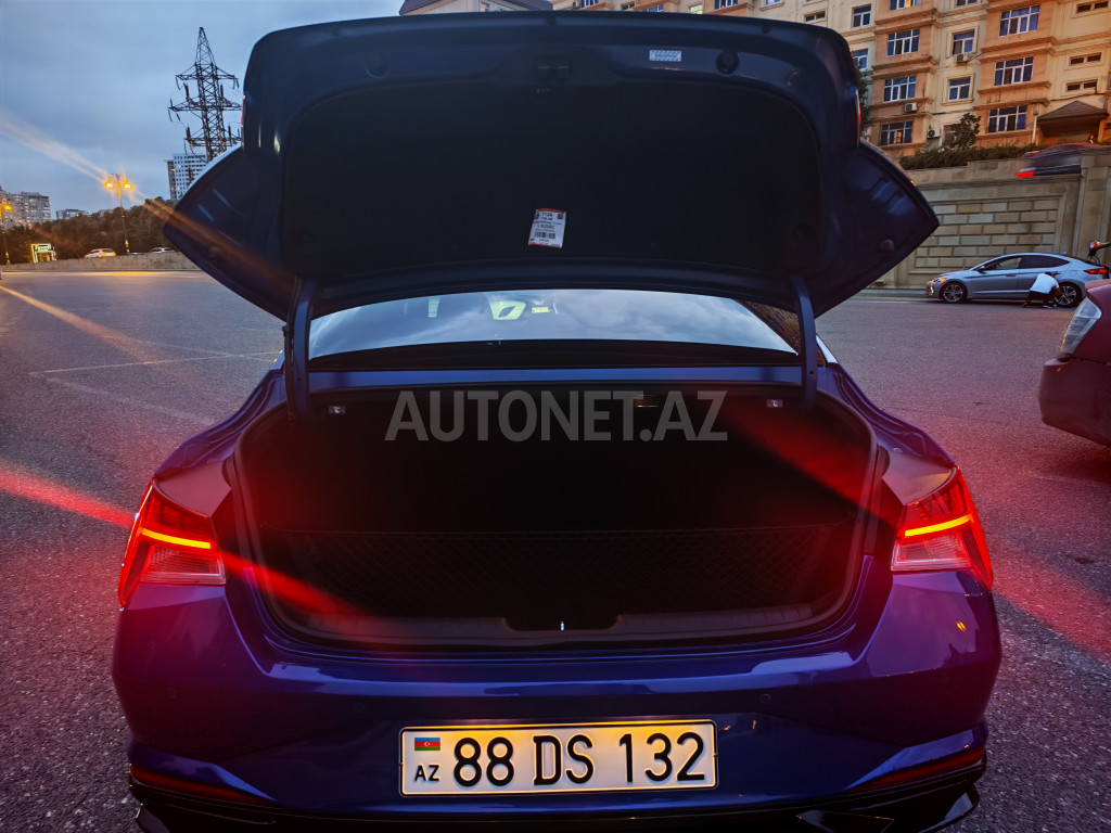 Hyundai Elantra 2023