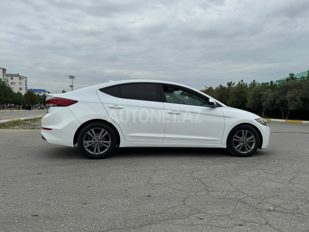 Hyundai Elantra 2018