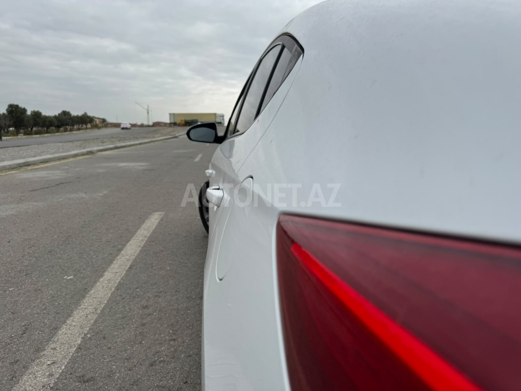 Hyundai Elantra 2018