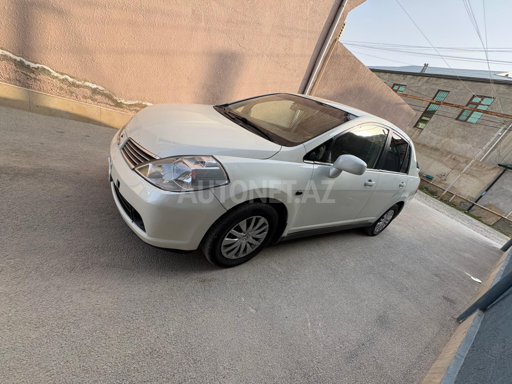 Nissan Tiida 2007