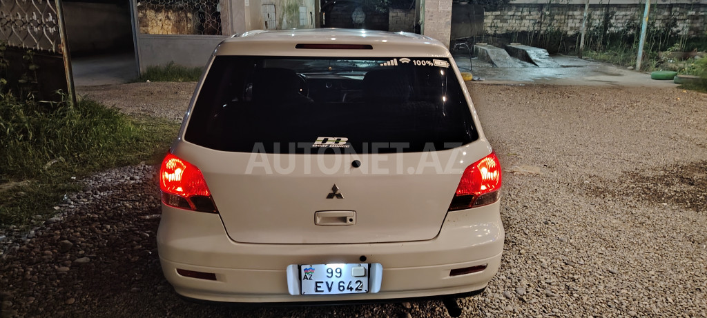 Mitsubishi Airtrek 2002