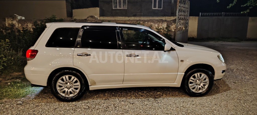 Mitsubishi Airtrek 2002